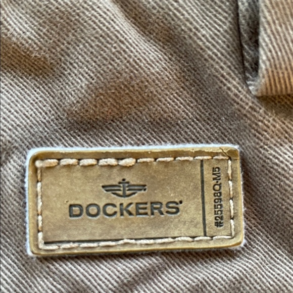 Dockers Men's Brown Cargo Pants - Picture 10 of 10